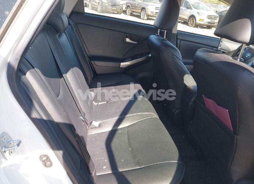 Photo 8 of 2015 Toyota Prius PERSONA SERIES SPECIAL EDITION (VIN JTDKN3DUXF0395113)