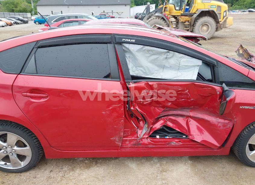 Photo 13 of 2015 Toyota Prius FIVE/FOUR/PERSONA SERIES SPECIAL EDITION/THREE/TWO (VIN JTDKN3DUXF1887604)