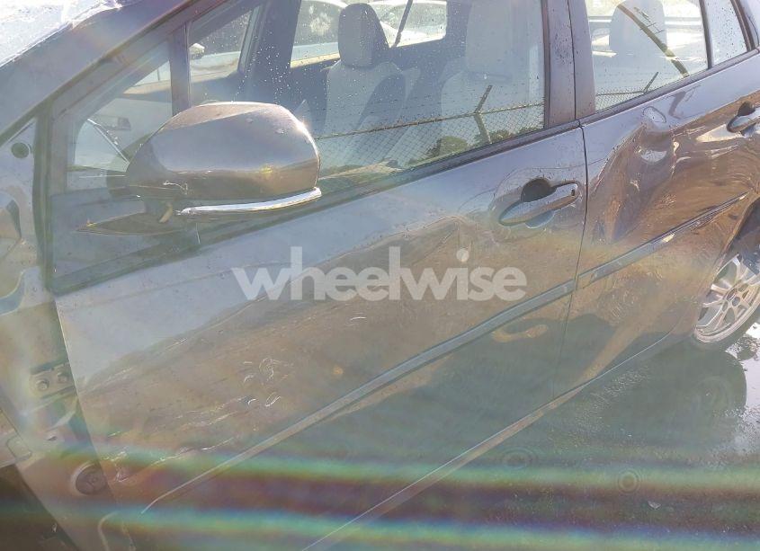 Photo 18 of 2019 Toyota Prius LE (VIN JTDL9RFU2K3005915)