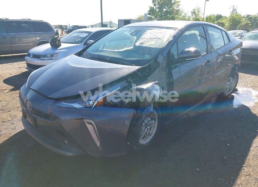 Photo 2 of 2019 Toyota Prius LE (VIN JTDL9RFU2K3005915)