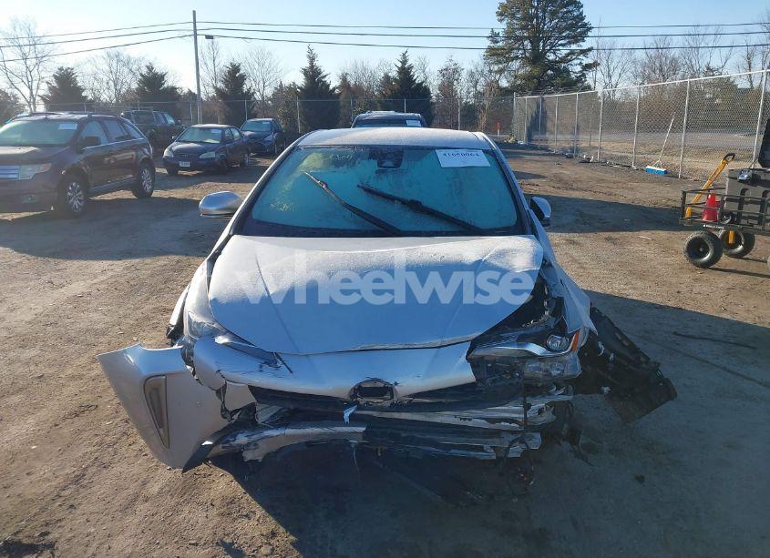 Photo 13 of 2020 Toyota Prius XLE AWD-E (VIN JTDL9RFU5L3013217)