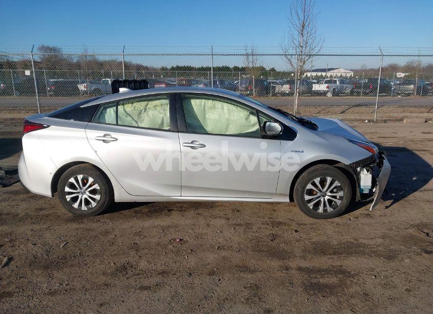 Photo 14 of 2020 Toyota Prius XLE AWD-E (VIN JTDL9RFU5L3013217)