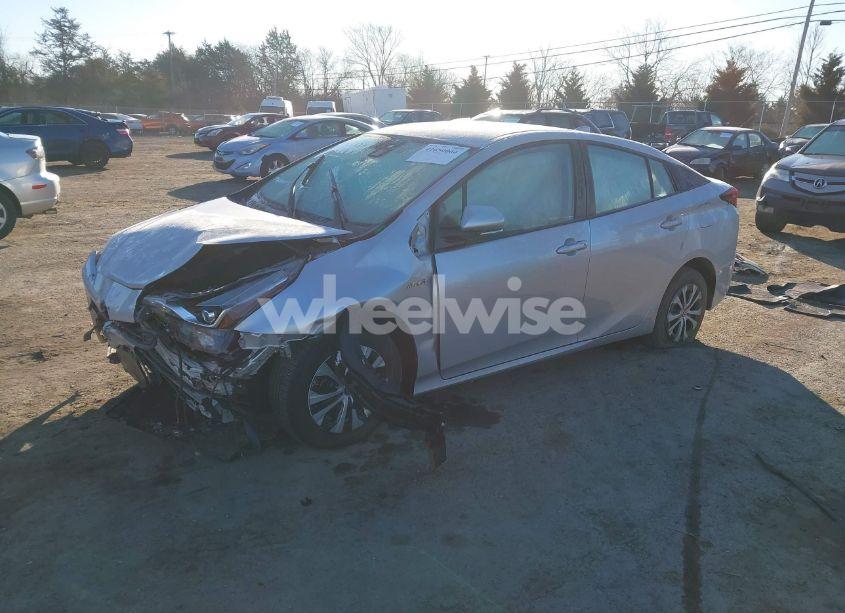 Photo 2 of 2020 Toyota Prius XLE AWD-E (VIN JTDL9RFU5L3013217)