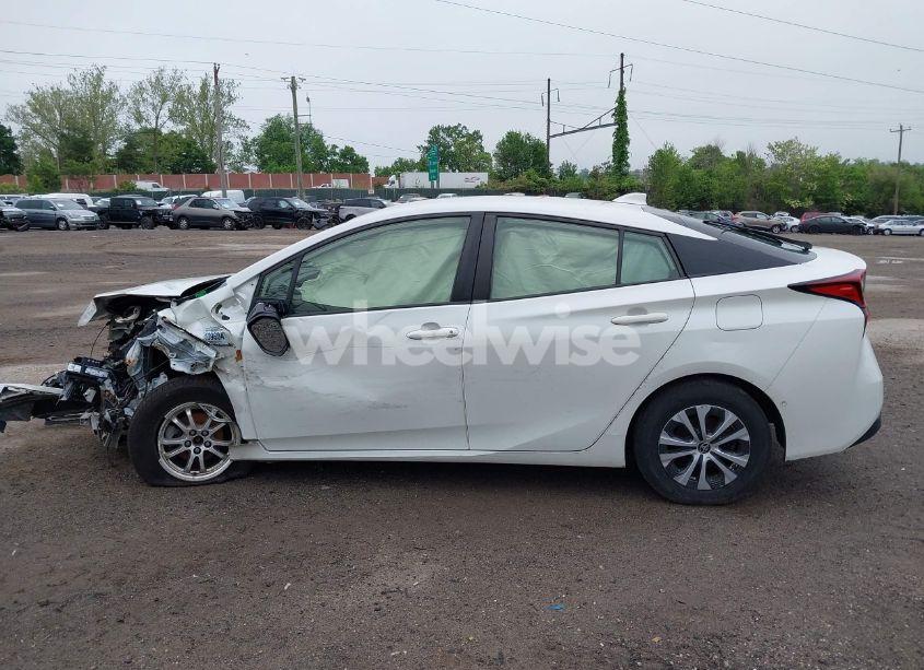 Photo 14 of 2020 Toyota Prius LE AWD-E (VIN JTDL9RFU7L3019326)