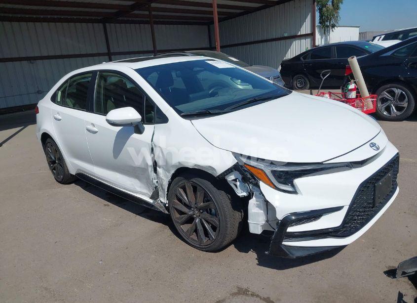 2024 Toyota Corolla SE (VIN JTDP4MCE3RJ104653) main photo