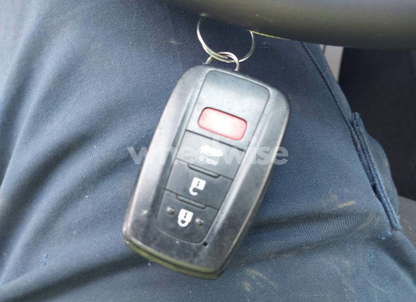 Photo 11 of 2020 Toyota Corolla SE (VIN JTDP4RCE1LJ002997)