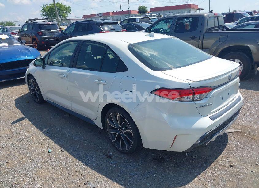 Photo 3 of 2020 Toyota Corolla SE (VIN JTDP4RCE8LJ031042)