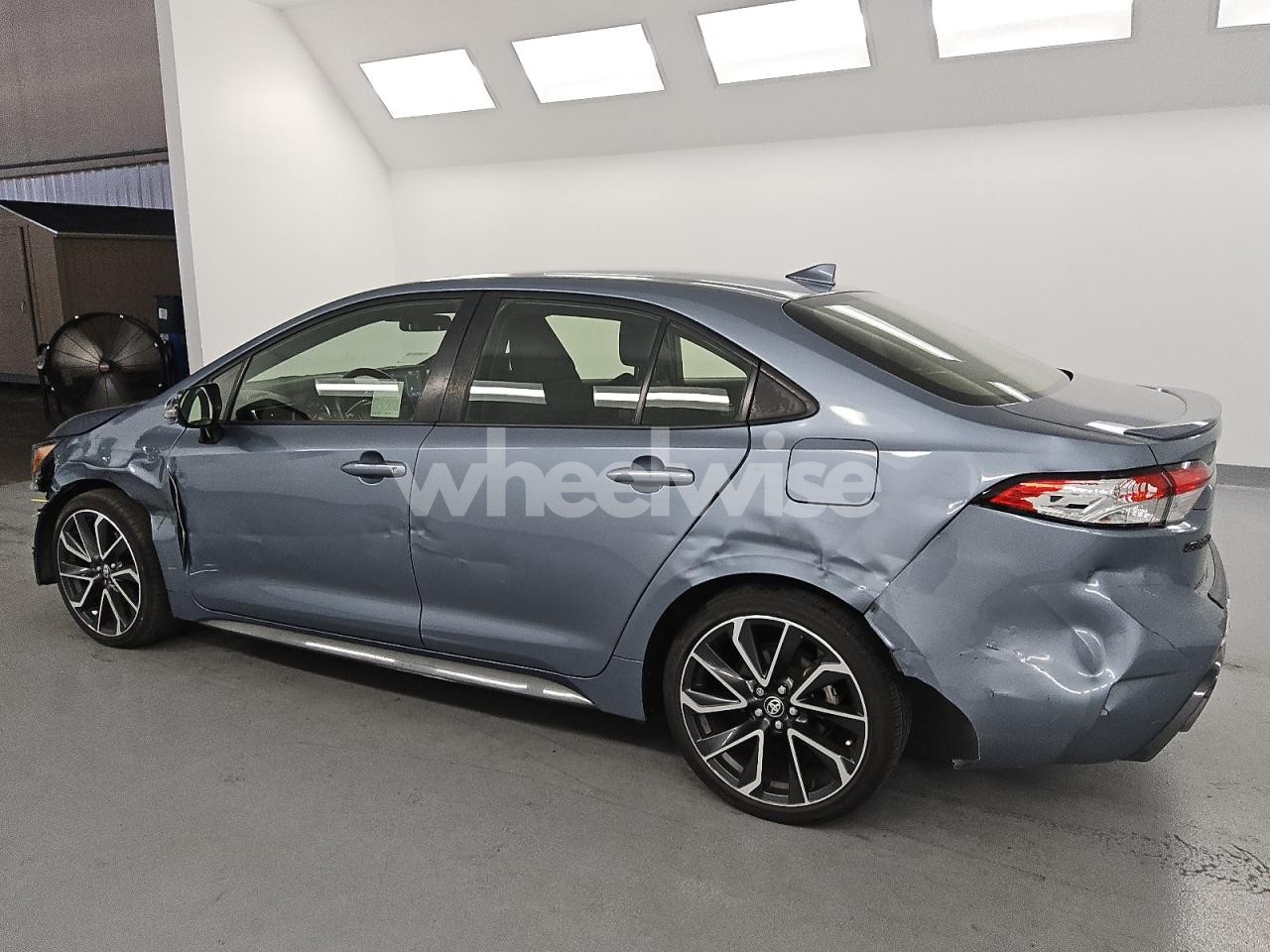 Photo 2 of 2022 TOYOTA COROLLA SE (VIN JTDS4MCE0NJ094779)