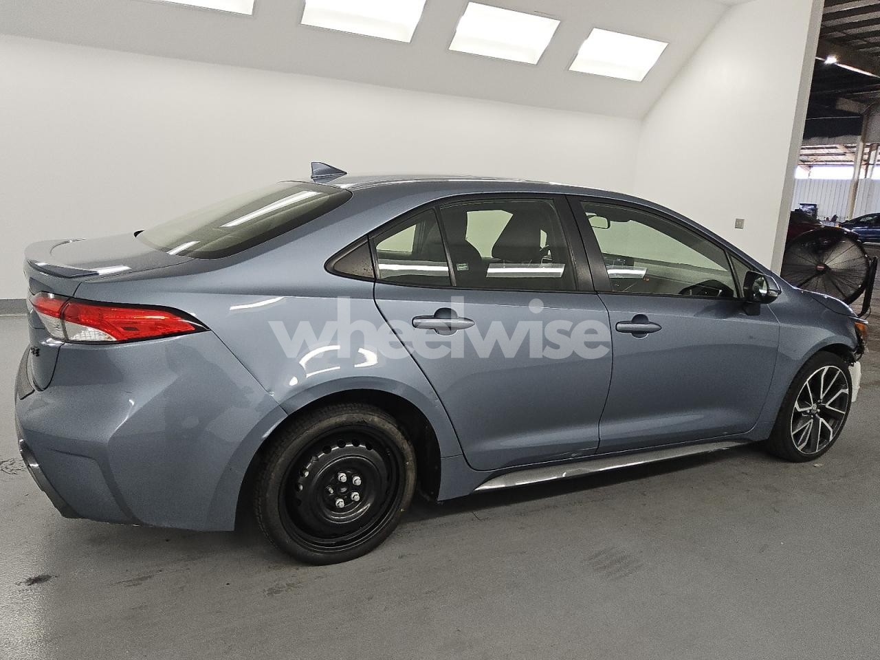 Photo 3 of 2022 TOYOTA COROLLA SE (VIN JTDS4MCE0NJ094779)