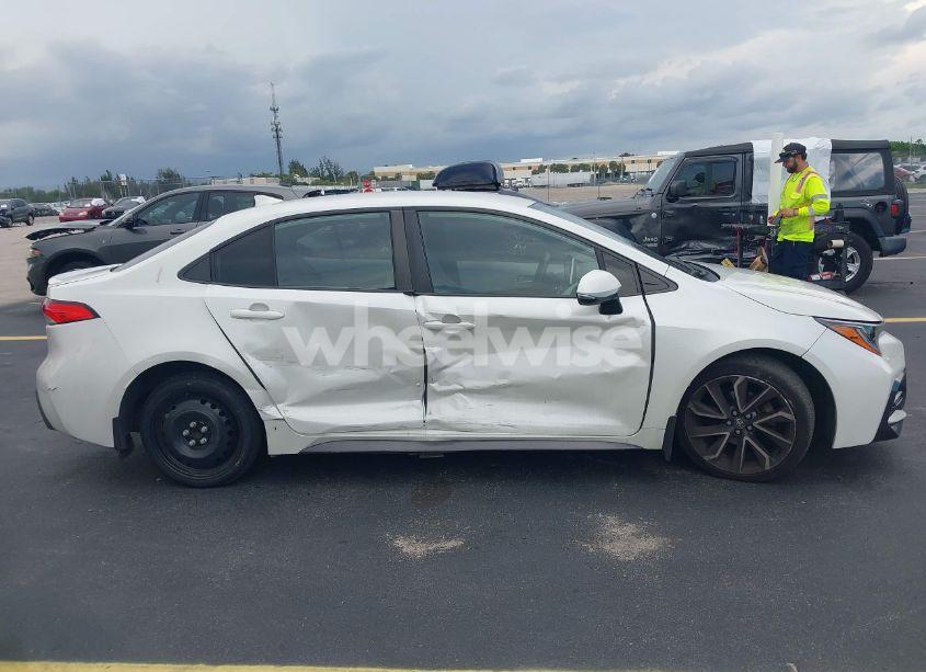 Photo 13 of 2020 Toyota Corolla SE (VIN JTDS4RCE0LJ029442)