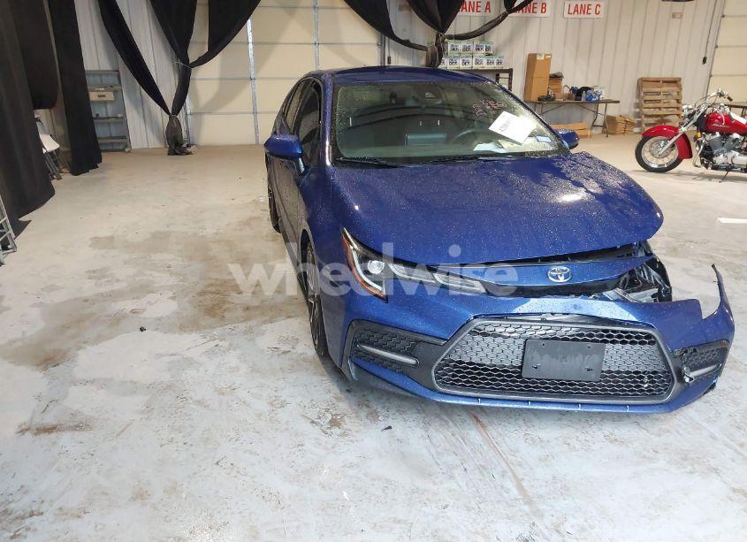 2020 Toyota Corolla SE (VIN JTDS4RCE3LJ031332) main photo