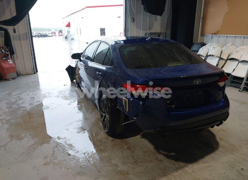 Photo 3 of 2020 Toyota Corolla SE (VIN JTDS4RCE3LJ031332)