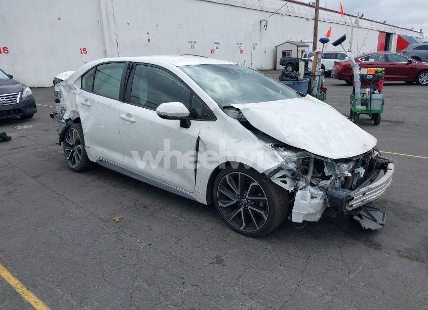 2020 Toyota Corolla SE (VIN JTDS4RCE9LJ030427) main photo