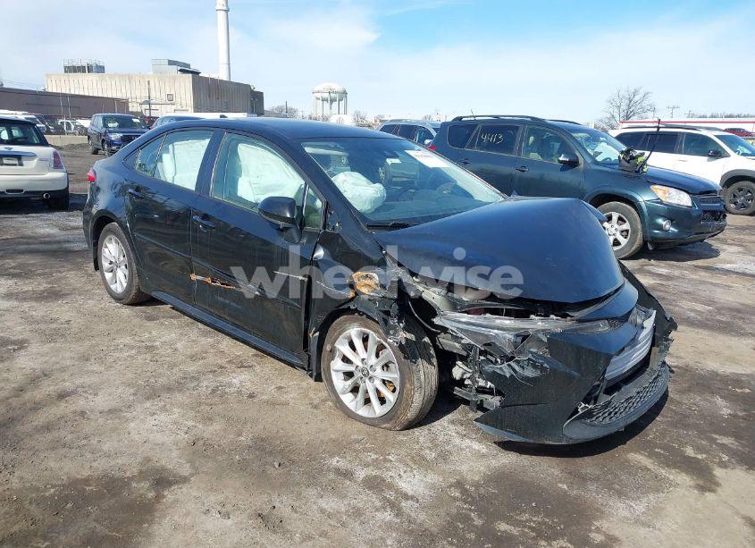 2021 Toyota Corolla LE (VIN JTDVPMAE1MJ138729) main photo