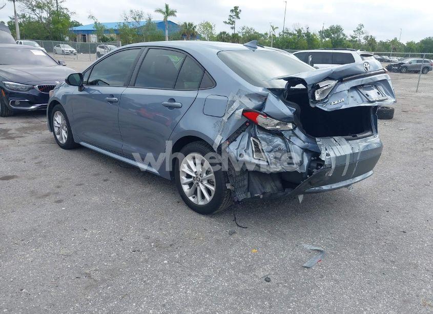 Photo 3 of 2021 Toyota Corolla LE (VIN JTDVPMAE6MJ145983)