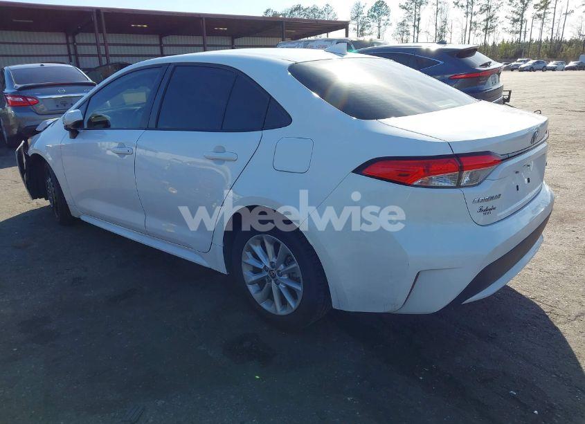 Photo 3 of 2022 Toyota Corolla LE (VIN JTDVPMAE9NJ192507)