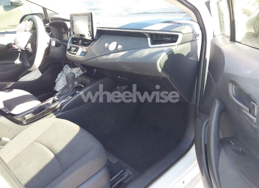 Photo 5 of 2022 Toyota Corolla LE (VIN JTDVPMAE9NJ192507)