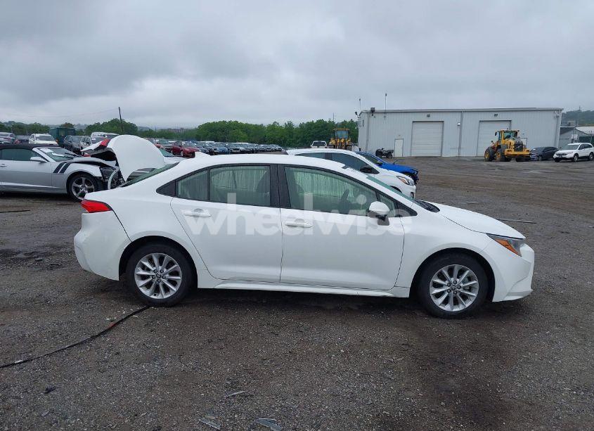 Photo 13 of 2020 Toyota Corolla LE (VIN JTDVPRAE7LJ075289)