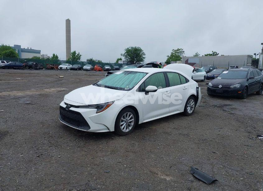 Photo 2 of 2020 Toyota Corolla LE (VIN JTDVPRAE7LJ075289)