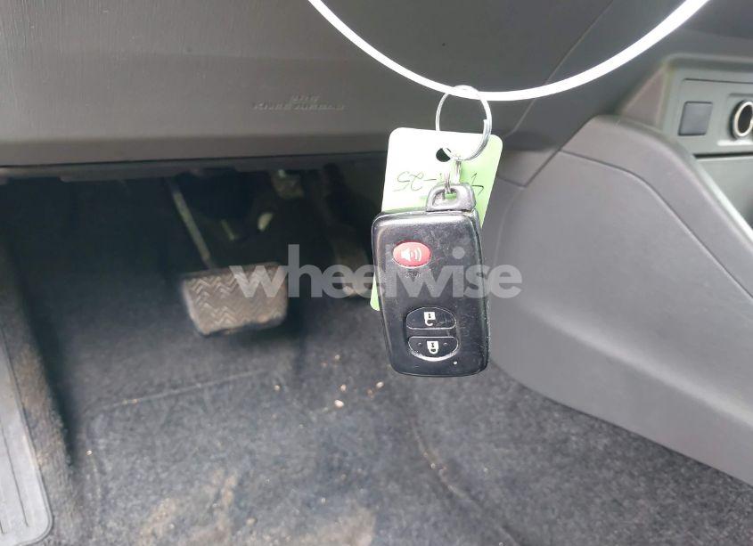 Photo 11 of 2014 Toyota Prius V TWO (VIN JTDZN3EU0E3362289)