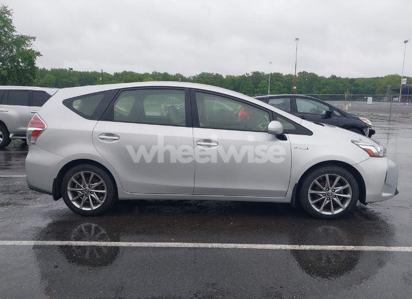 Photo 13 of 2015 Toyota Prius V FIVE (VIN JTDZN3EU0FJ015719)