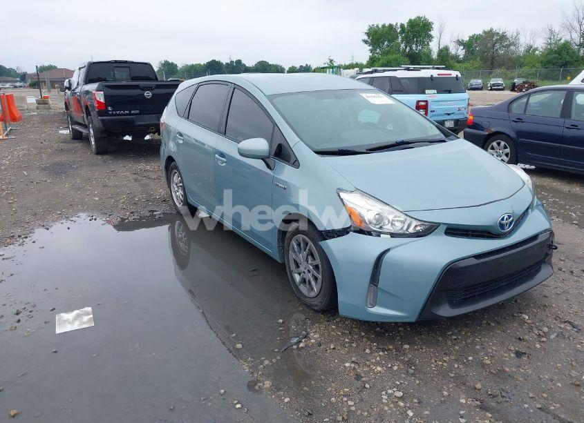 2015 Toyota Prius V THREE (VIN JTDZN3EU0FJ021004) main photo