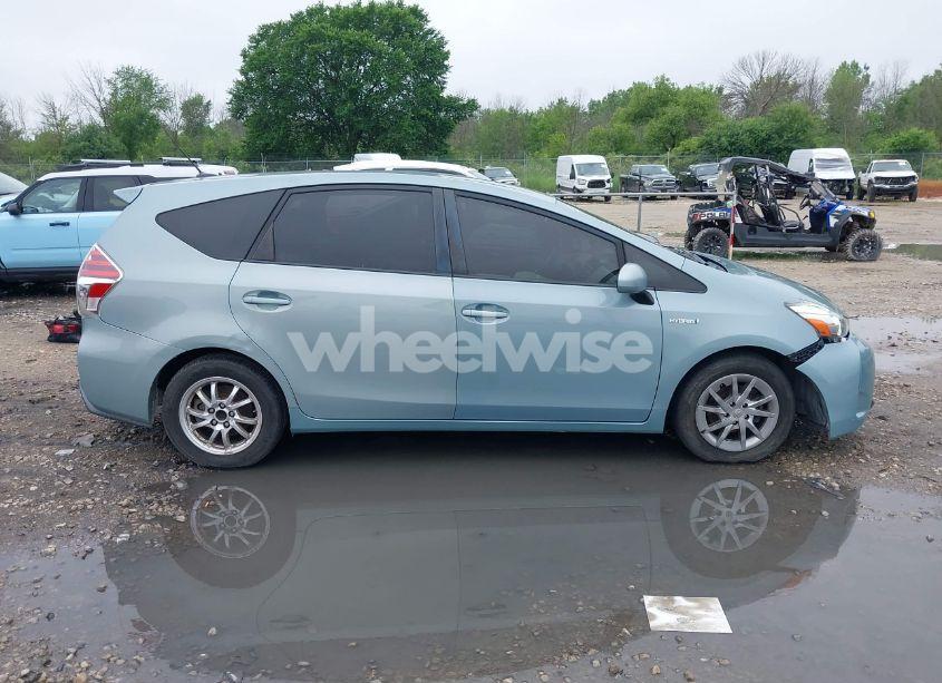 Photo 14 of 2015 Toyota Prius V THREE (VIN JTDZN3EU0FJ021004)