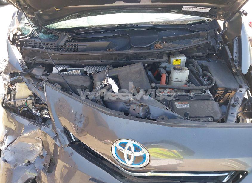Photo 10 of 2013 Toyota Prius V TWO (VIN JTDZN3EU1D3282644)