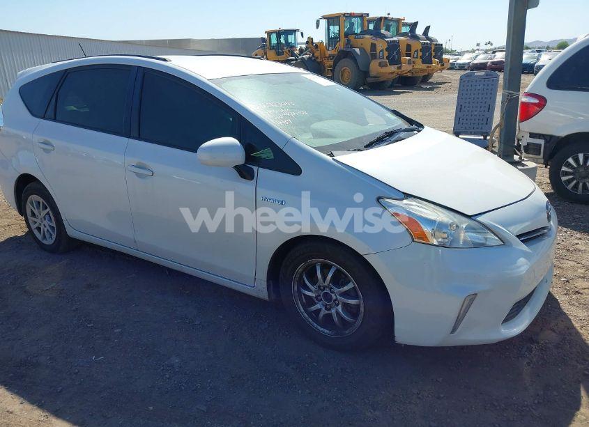 2014 Toyota Prius V THREE (VIN JTDZN3EU1E3334484) main photo