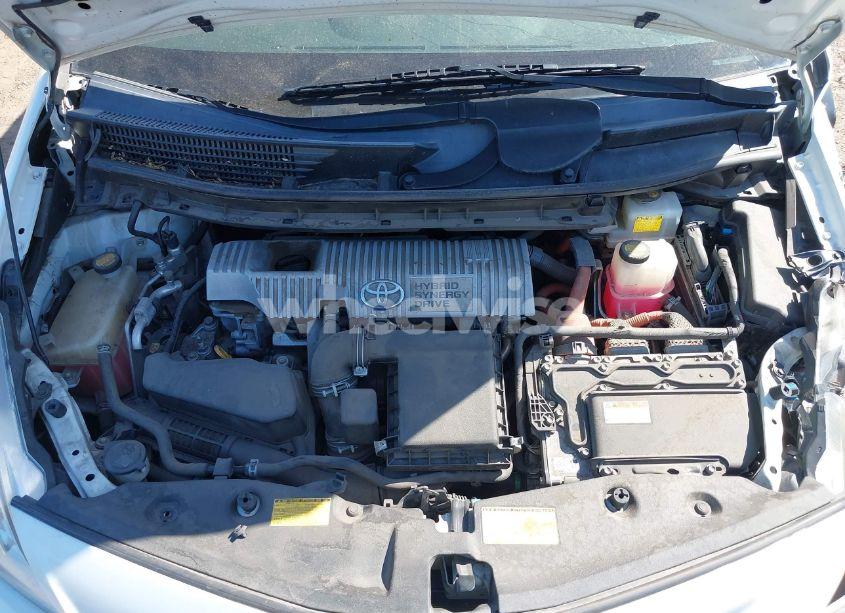 Photo 10 of 2014 Toyota Prius V THREE (VIN JTDZN3EU1E3334484)