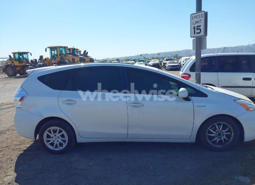 Photo 13 of 2014 Toyota Prius V THREE (VIN JTDZN3EU1E3334484)