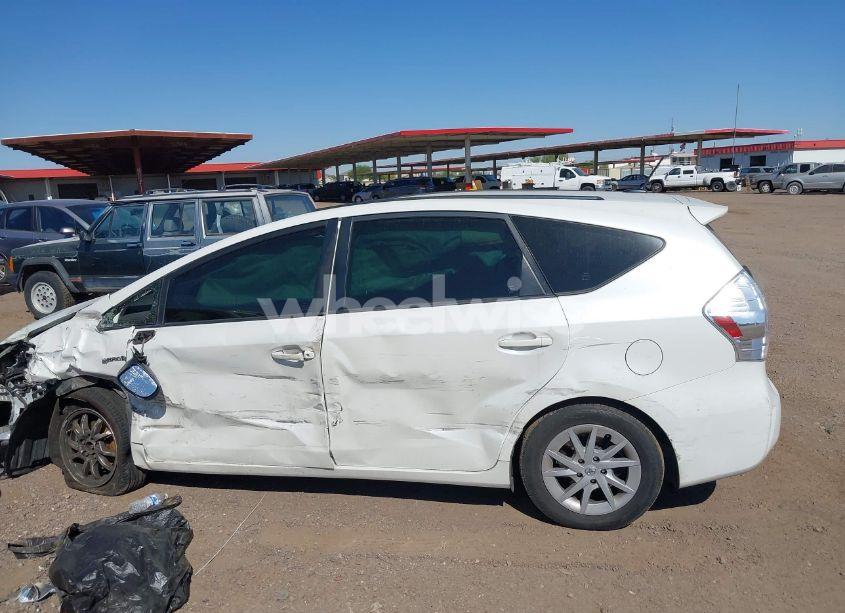 Photo 14 of 2014 Toyota Prius V THREE (VIN JTDZN3EU1E3334484)