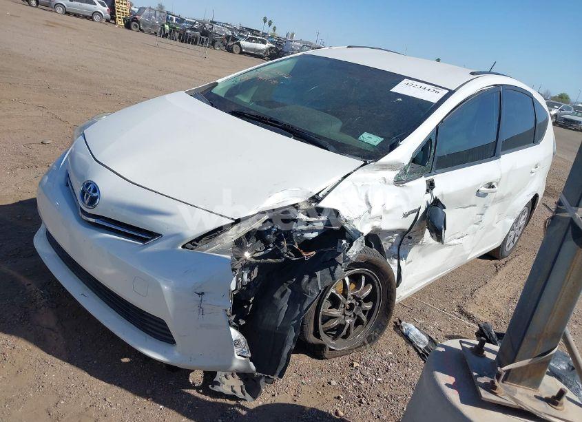 Photo 2 of 2014 Toyota Prius V THREE (VIN JTDZN3EU1E3334484)