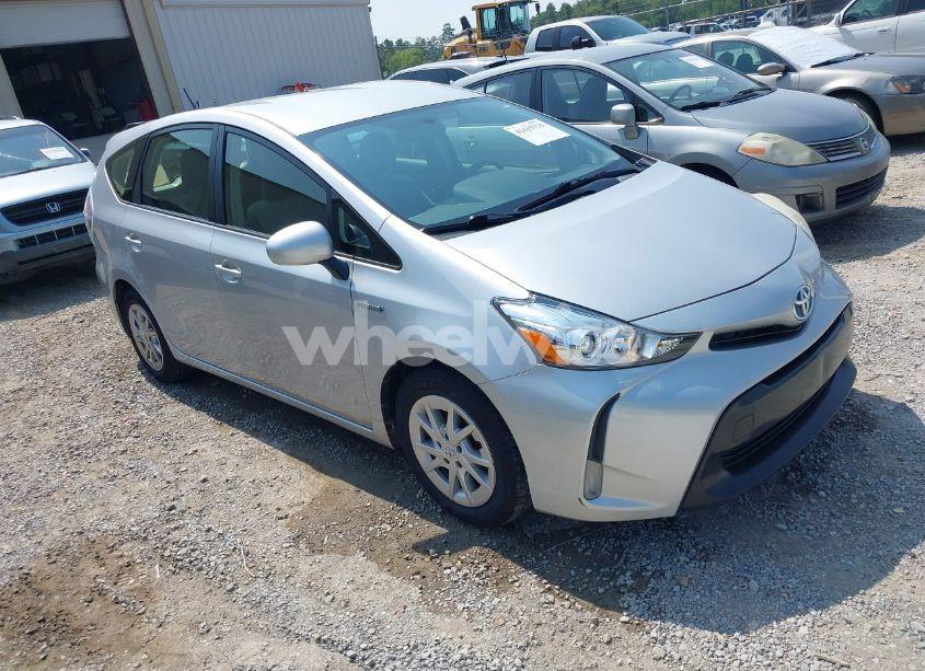 2015 Toyota Prius V THREE (VIN JTDZN3EU2FJ017195) main photo