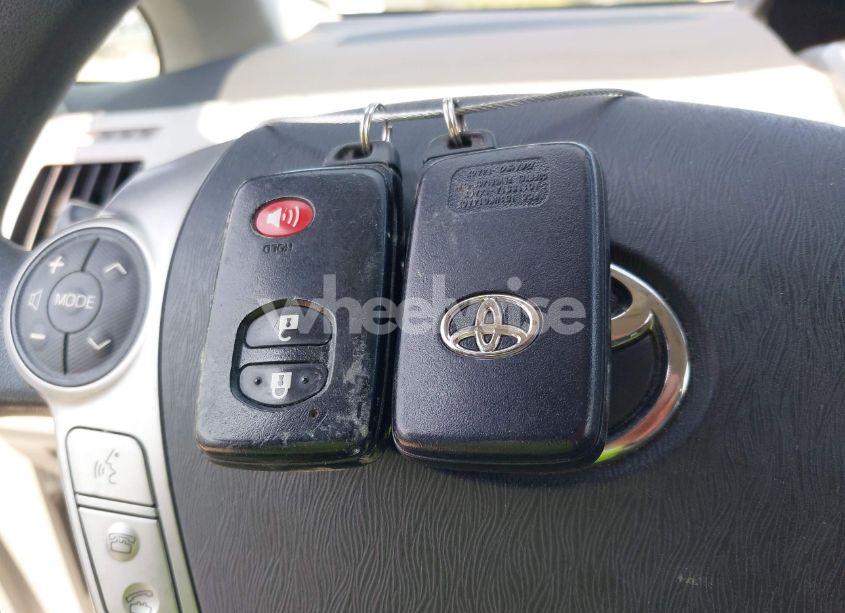 Photo 11 of 2015 Toyota Prius V THREE (VIN JTDZN3EU2FJ017195)