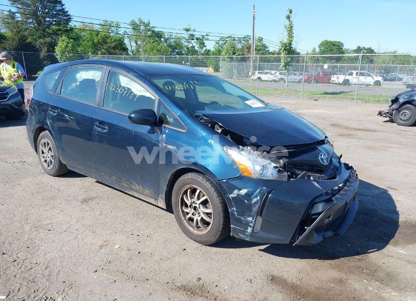 2017 Toyota Prius V FOUR (VIN JTDZN3EU2HJ065380) main photo