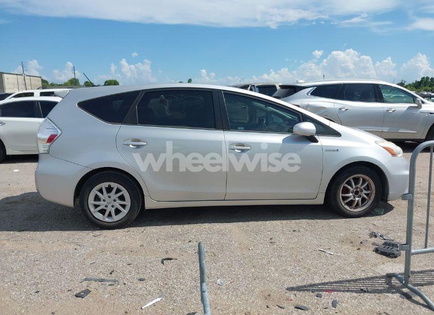 Photo 13 of 2012 Toyota Prius V THREE (VIN JTDZN3EU3C3028934)