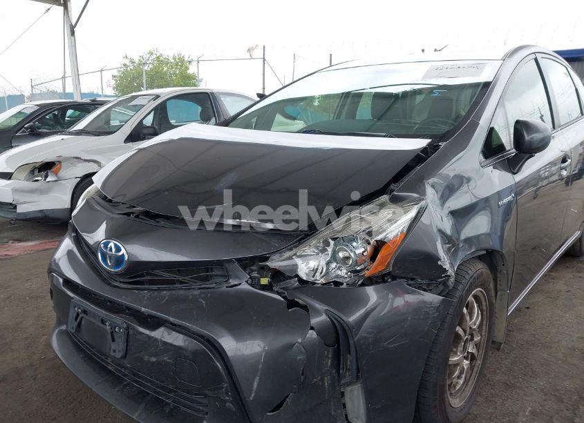 Photo 6 of 2017 Toyota Prius V FOUR (VIN JTDZN3EU3HJ058034)