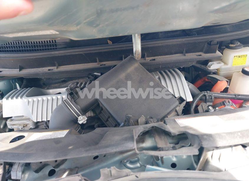 Photo 10 of 2017 Toyota Prius V FOUR (VIN JTDZN3EU3HJ073987)