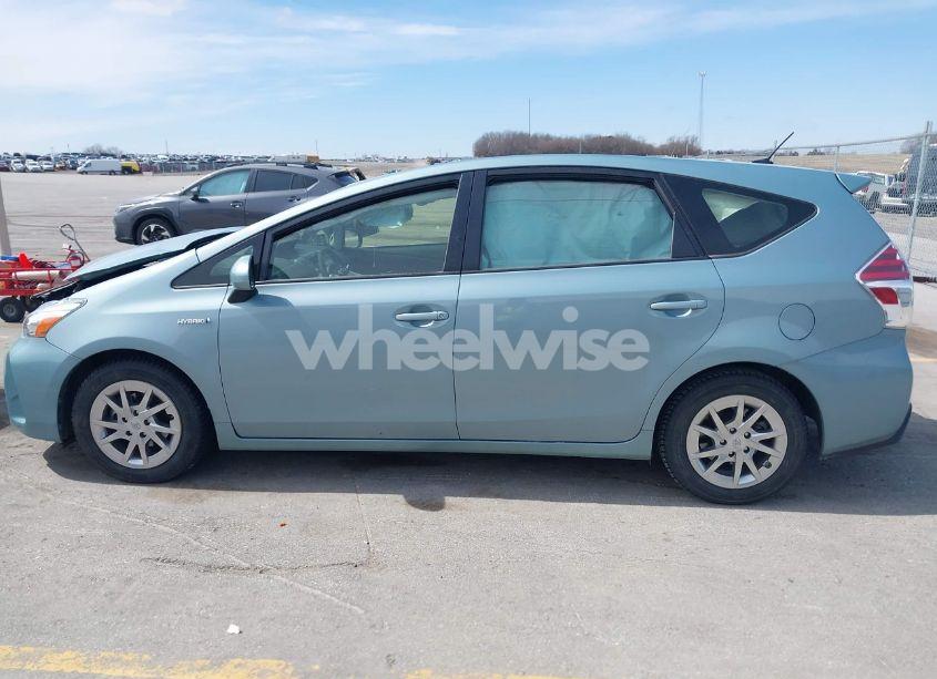 Photo 14 of 2017 Toyota Prius V FOUR (VIN JTDZN3EU3HJ073987)