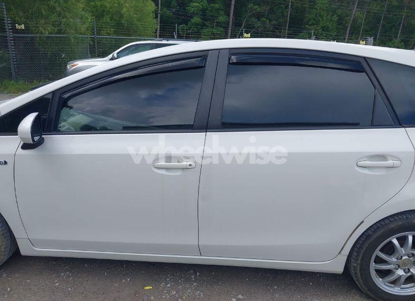 Photo 6 of 2012 Toyota Prius V THREE (VIN JTDZN3EU4C3034239)