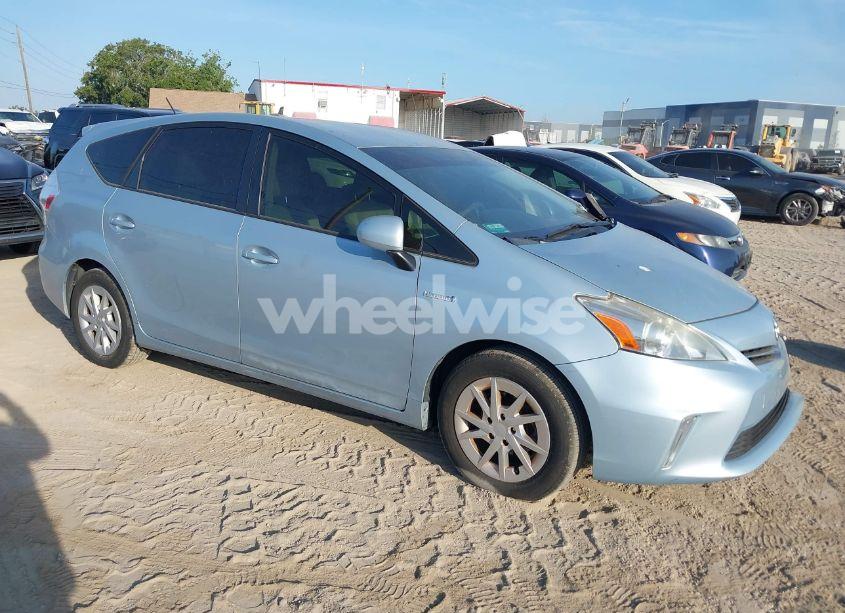 2013 Toyota Prius V FIVE/THREE/TWO (VIN JTDZN3EU4D3260203) main photo