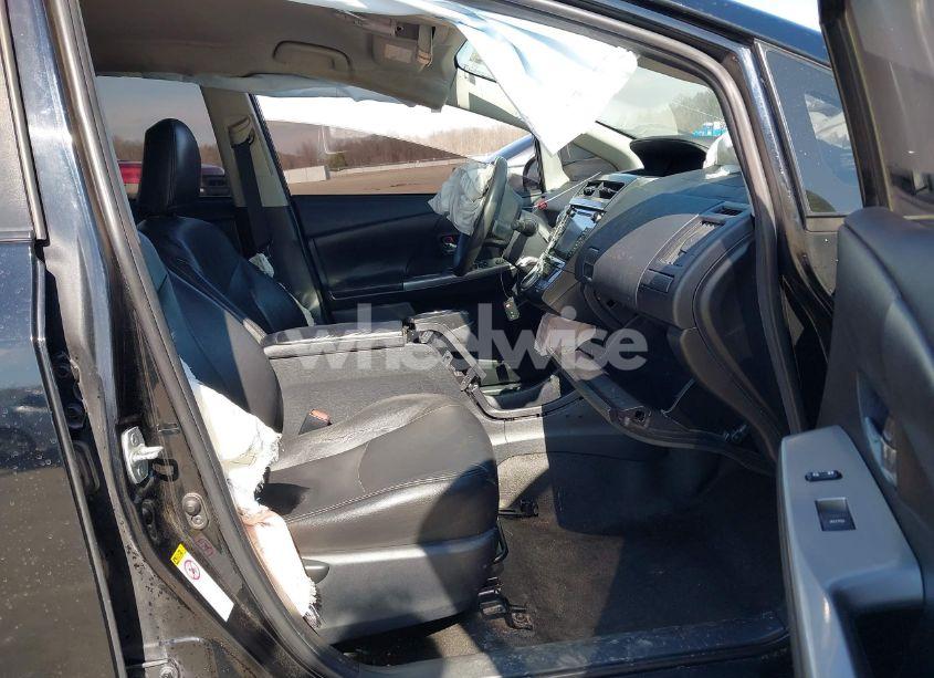 Photo 5 of 2016 Toyota Prius V TWO (VIN JTDZN3EU4GJ053830)