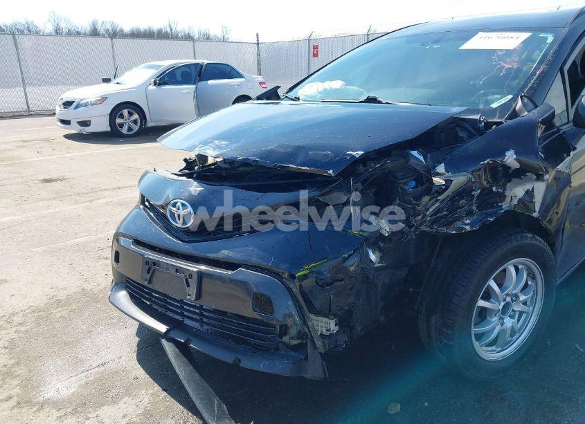Photo 6 of 2016 Toyota Prius V TWO (VIN JTDZN3EU4GJ053830)