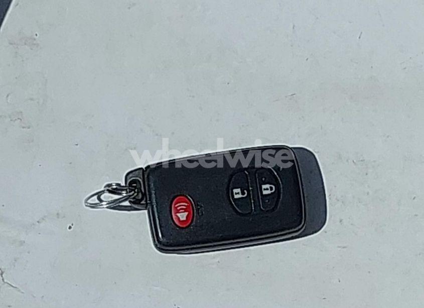 Photo 11 of 2014 Toyota Prius V THREE (VIN JTDZN3EU5E3311841)