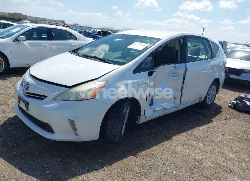Photo 2 of 2014 Toyota Prius V THREE (VIN JTDZN3EU5E3311841)
