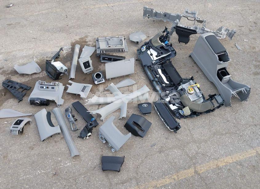 Photo 12 of 2017 Toyota Prius V TWO (VIN JTDZN3EU5HJ065566)