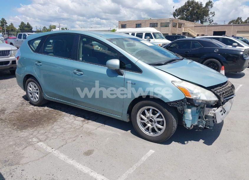 2013 Toyota Prius V THREE (VIN JTDZN3EU6D3282641) main photo