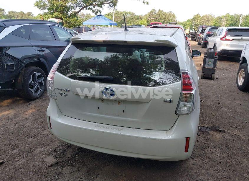 Photo 16 of 2015 Toyota Prius V TWO (VIN JTDZN3EU6FJ027888)