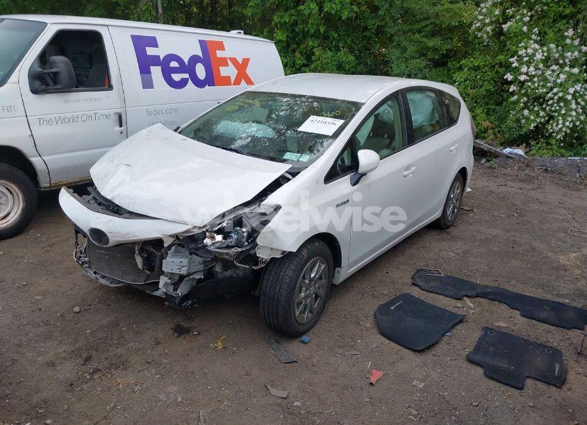 Photo 2 of 2015 Toyota Prius V TWO (VIN JTDZN3EU6FJ027888)